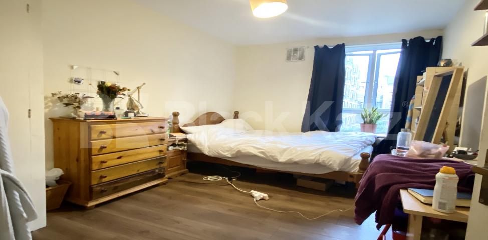 			LET , 4 Bedroom, 1 bath, 1 reception Bungalow			 Browning Street, Elephant & Castle